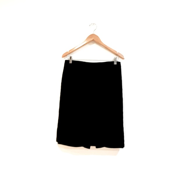 J.crew no.2 pencil black pencil skirt. 100% wool skirt. model 02676. size 8 - Picture 1 of 5